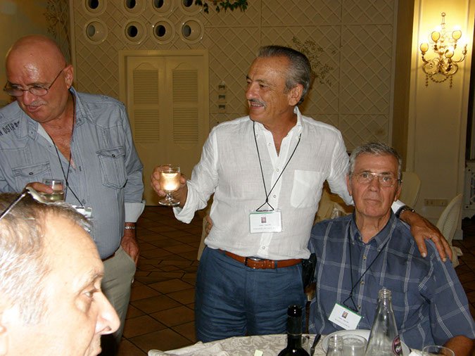 1° raduno Ascoli Piceno dal 9 al 10 settembre 2011 -  foto...030 - la sera a cena...  